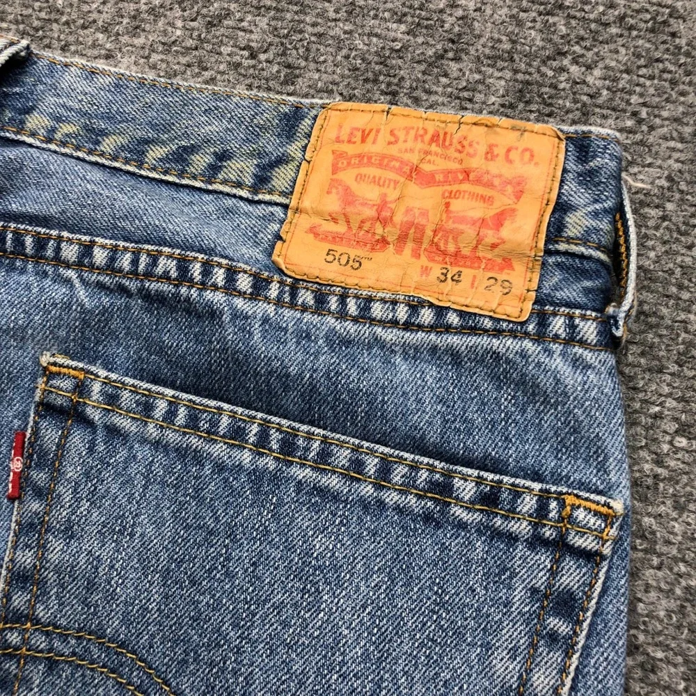 Levis 505 Regular Fit Jeans Mens 34x29 Light Wash Blue Denim Straight Leg